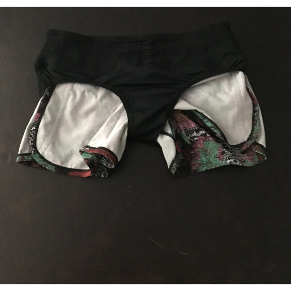 Lululemon Run Times Shorts II – Zen Garden Multi-Color Black - Size 4 - Picture 5 of 10